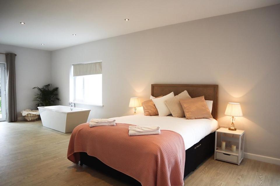 The Mount Rooms Barry Luaran gambar