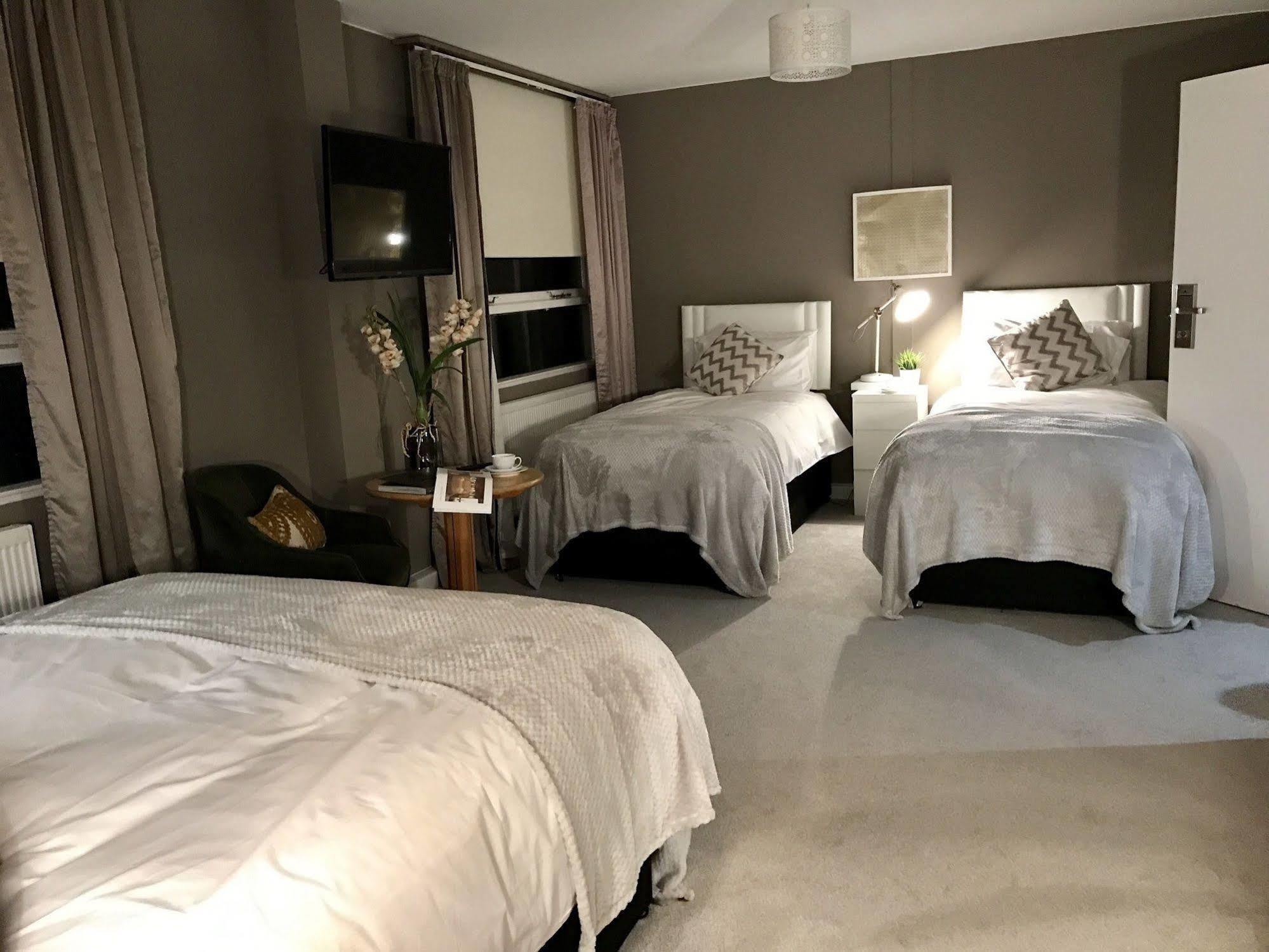 The Mount Rooms Barry Luaran gambar