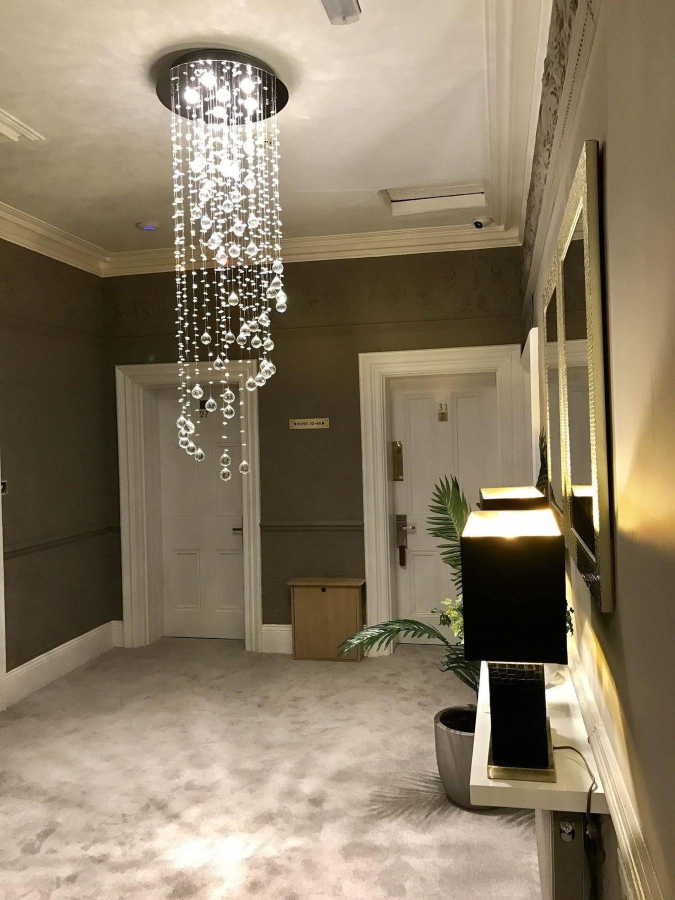 The Mount Rooms Barry Luaran gambar